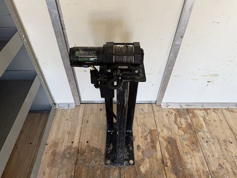 Used 2025 Ford E-450 and Econoline 450 Super Duty w/ Power Equipment Group RWD image 16