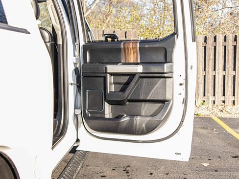 Used 2017 Ford F150 Lariat w/ Equipment Group 502A Luxury image 39