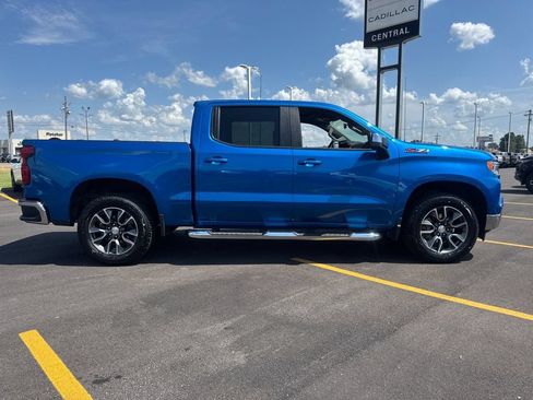 Used 2022 Chevrolet Silverado 1500 LT AWD/4WD image 8