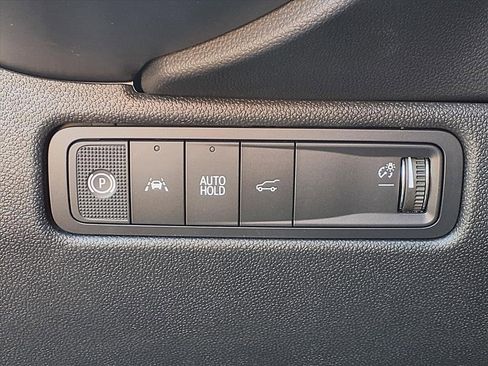 New 2025 Chevrolet Equinox EV RS image 7