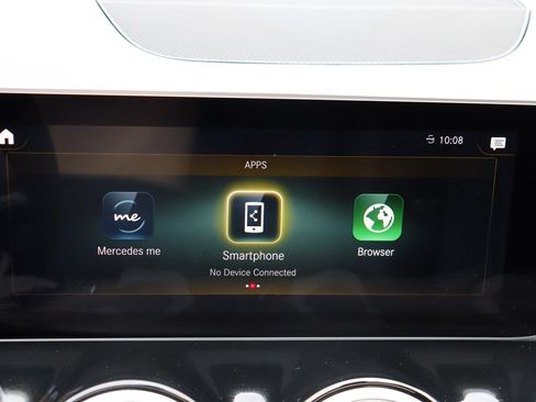 Used 2020 Mercedes-Benz GLB 250 w/ Premium Package image 40