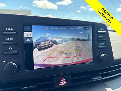 Certified 2025 Hyundai Elantra Sport FWD image 3