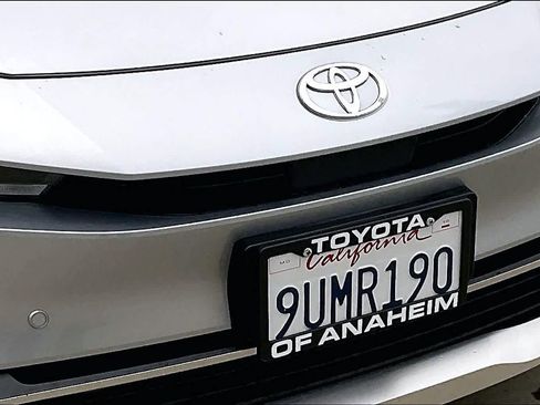 Certified 2025 Toyota Prius Plug-In Hybrid image 29