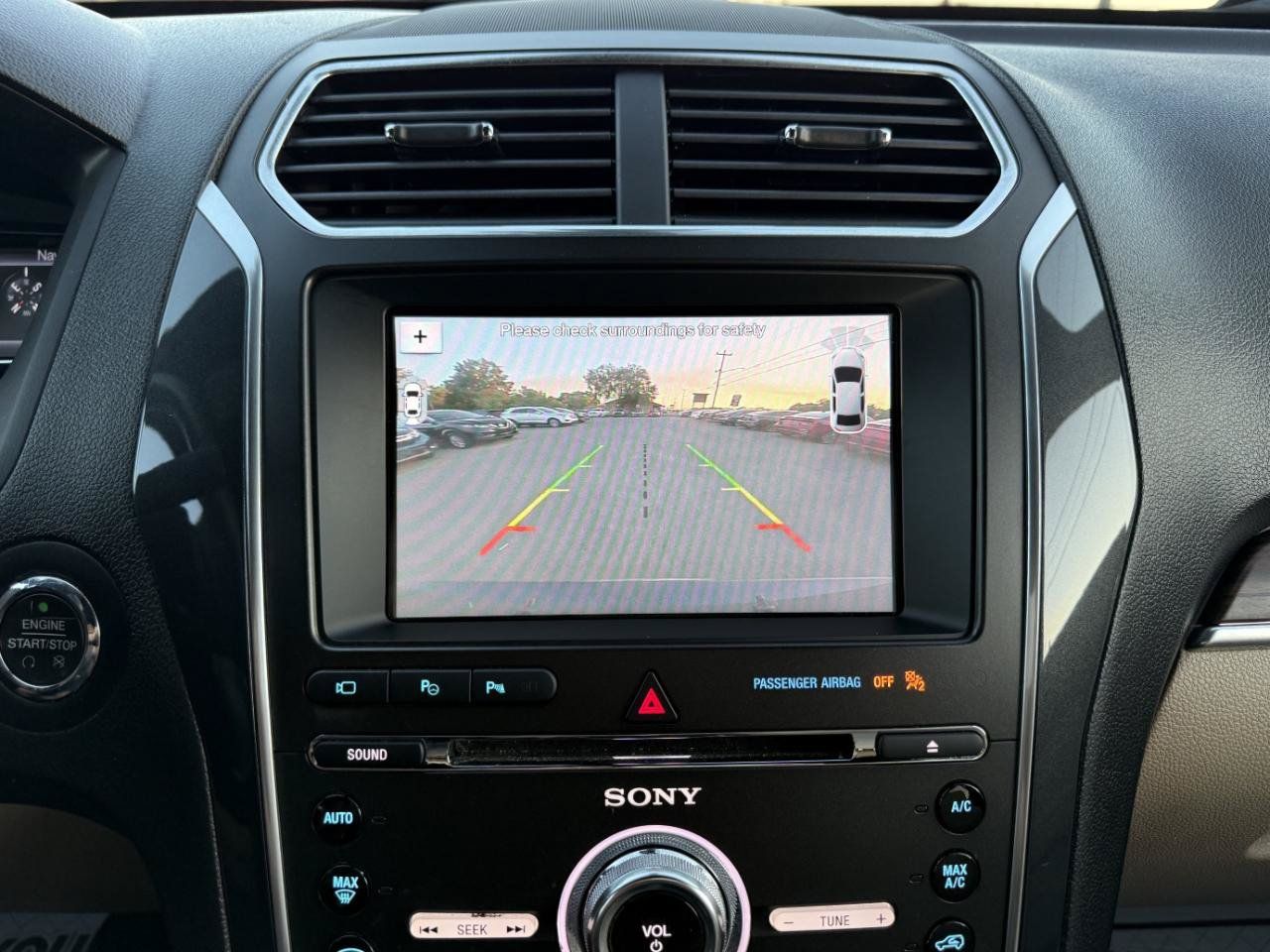 Used 2017 Ford Explorer Limited w/ Equipment Group 301A FWD image 18