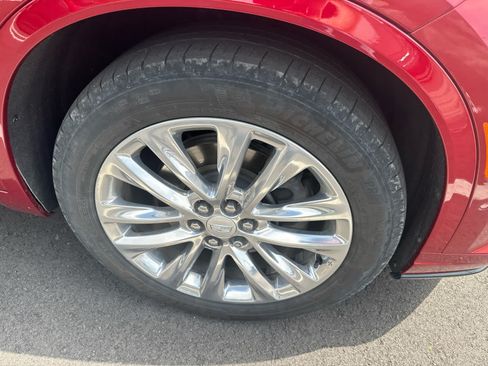 Used 2024 Cadillac XT6 Premium Luxury w/ Technology Package FWD image 7