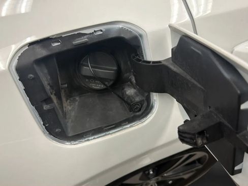 Used 2022 Nissan Sentra SV FWD image 28