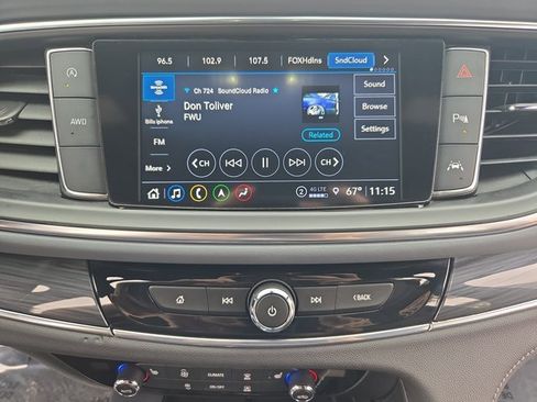 Used 2023 Buick Enclave Essence image 25