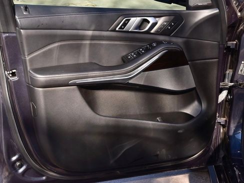 Used 2019 BMW X5 xDrive40i w/ M Sport Package image 34