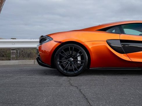 Used 2016 McLaren 570S Coupe RWD image 19