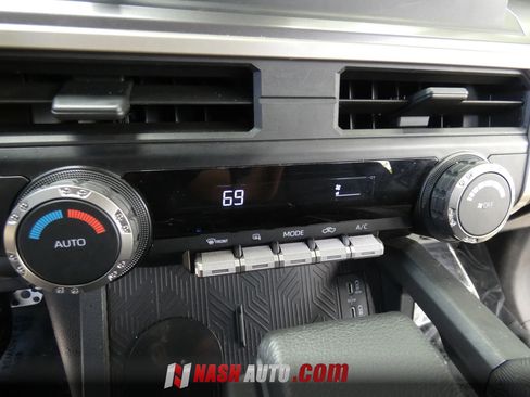 Used 2025 Toyota Tacoma TRD Sport AWD/4WD image 66