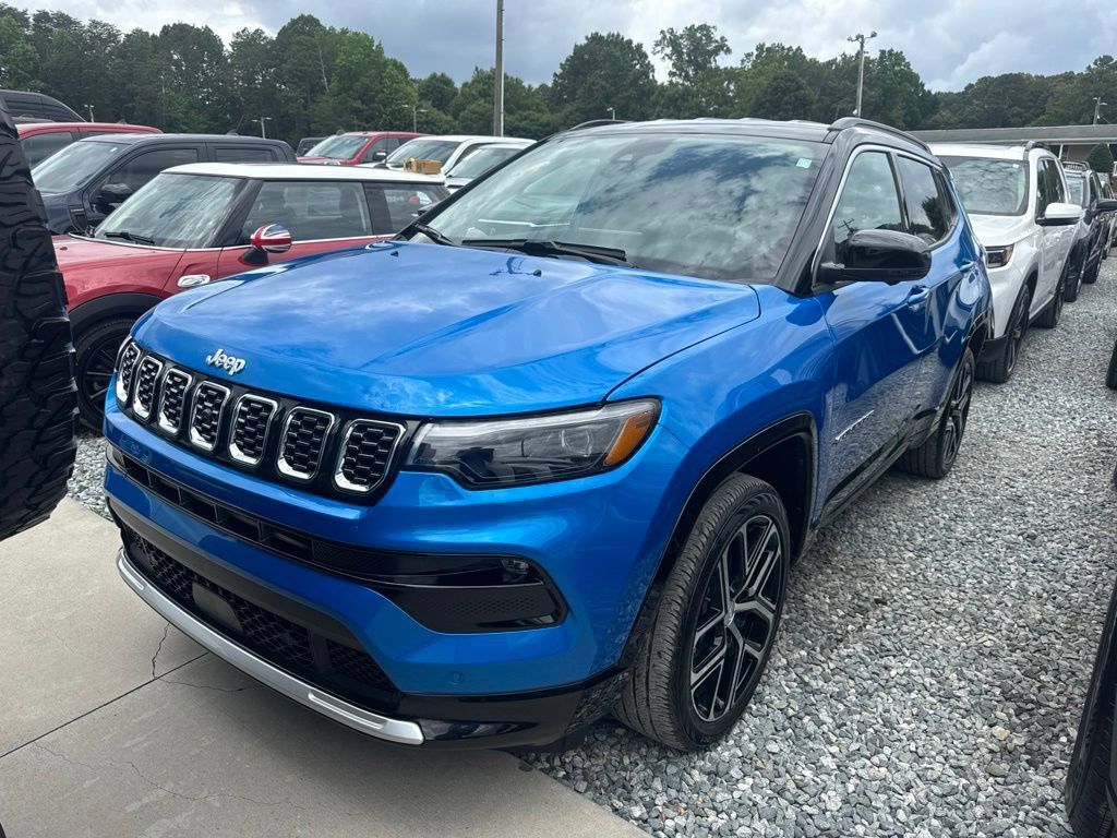 Used 2024 Jeep Compass Limited w/ Elite Group AWD/4WD image 1