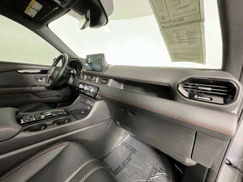 Used 2023 Honda Pilot TrailSport image 19