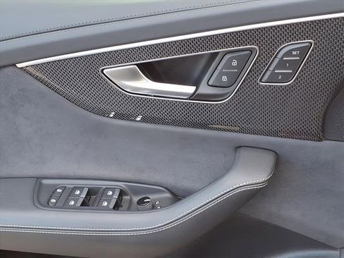 Used 2023 Audi SQ8 Prestige image 16