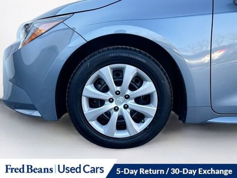 Used 2021 Toyota Corolla LE image 30