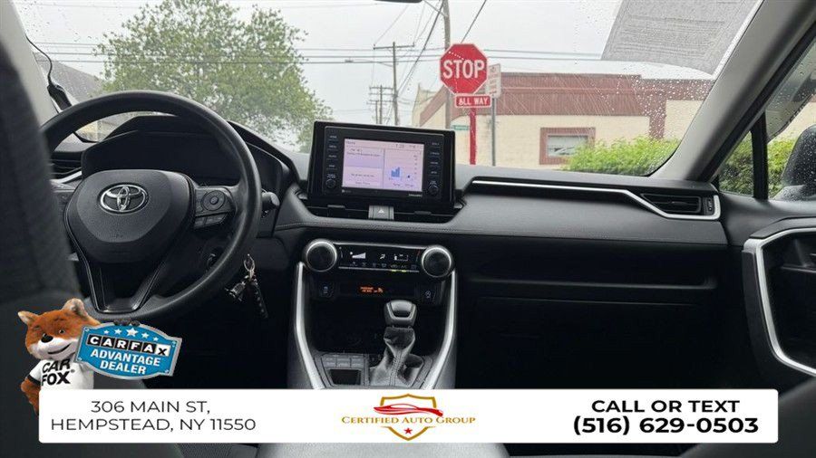 Used 2020 Toyota RAV4 LE AWD/4WD image 28