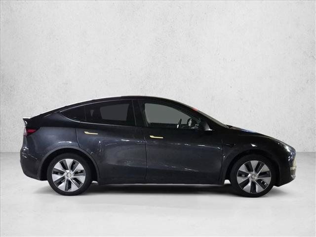 Used 2024 Tesla Model Y Long Range RWD image 4