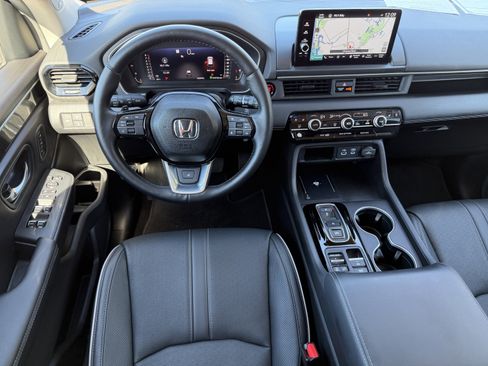 Used 2024 Honda Pilot Elite image 12