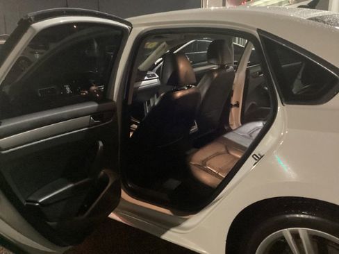 Used 2014 Volkswagen Passat TDI SE image 8