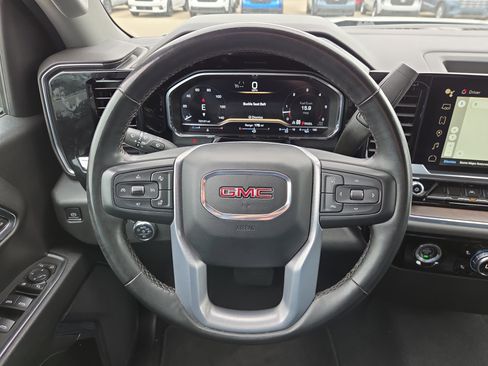 Used 2024 GMC Sierra 1500 SLT image 18