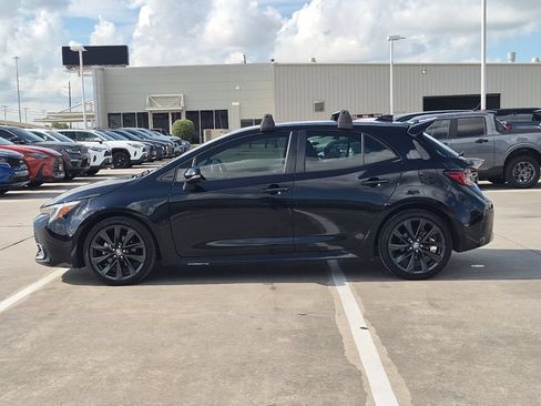 Used 2025 Toyota Corolla XSE FWD image 3