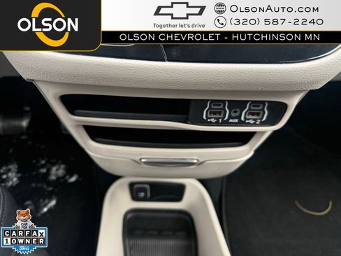Used 2024 Chrysler Pacifica Touring-L image 22