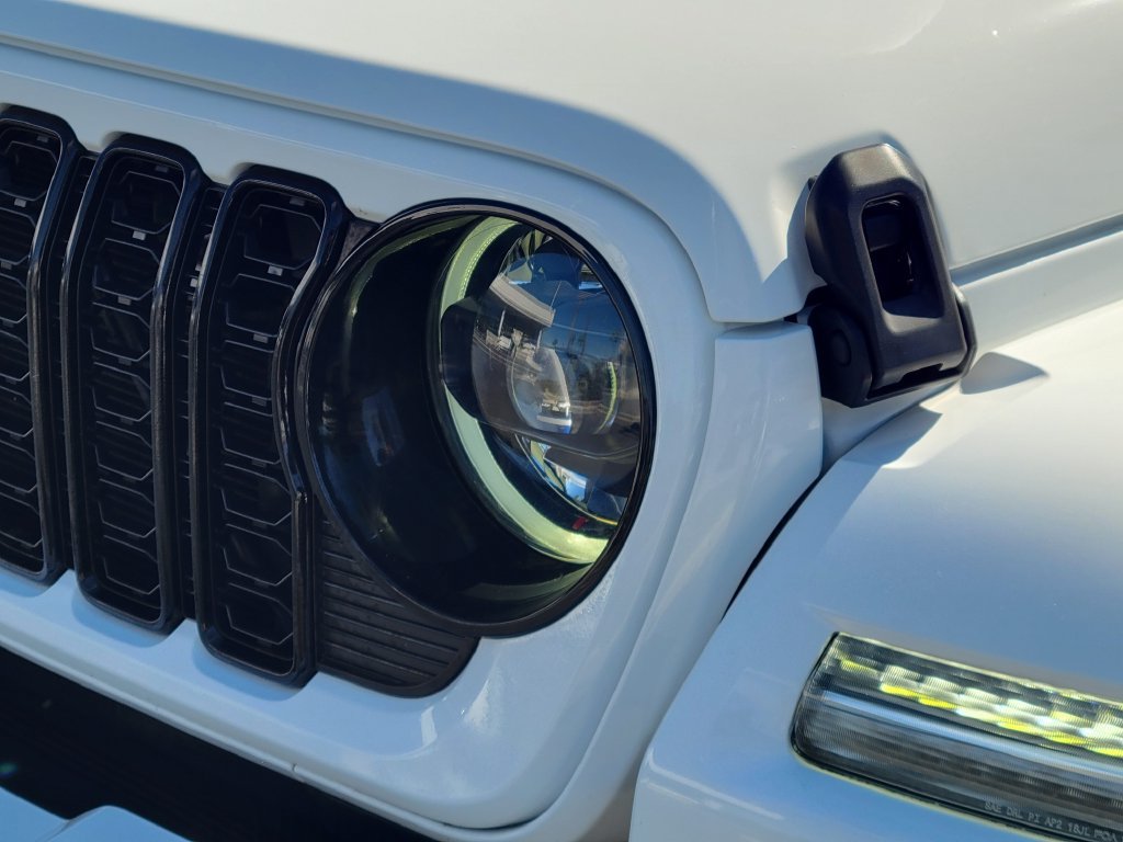Used 2024 Jeep Wrangler High Altitude AWD/4WD image 27