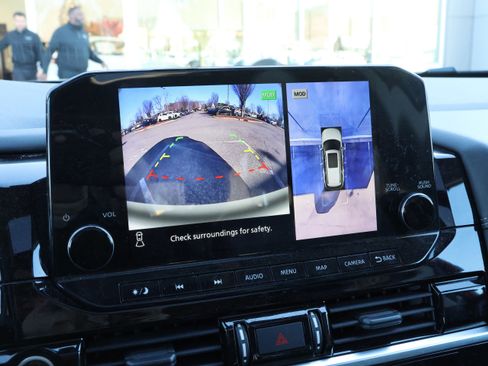 Used 2022 Nissan Pathfinder Platinum image 25