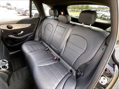 Used 2022 Mercedes-Benz GLC 300 image 18