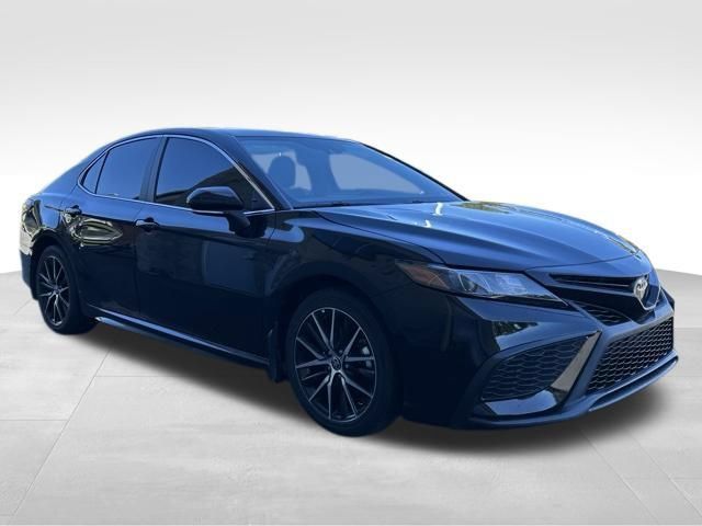 Used 2024 Toyota Camry SE FWD image 7