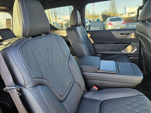 New 2026 INFINITI QX80 Autograph w/ Premium Cargo Package image 16