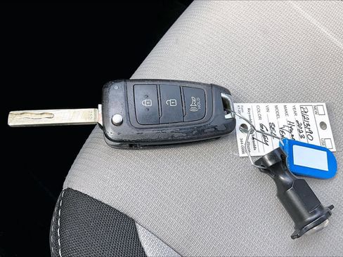 Used 2023 Hyundai Venue SEL image 14