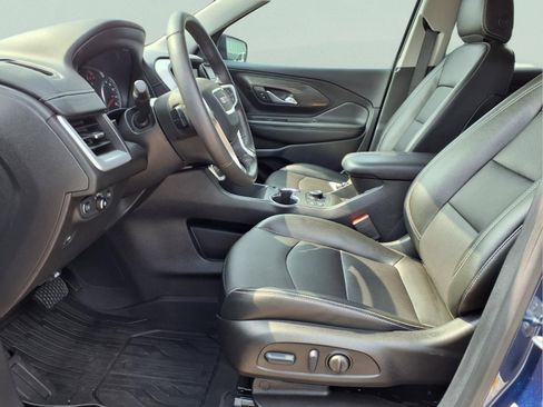 Used 2022 GMC Terrain SLT w/ Elevation Edition image 12