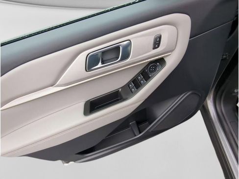 New 2026 Ford Explorer Active w/ Active Comfort Package RWD image 12