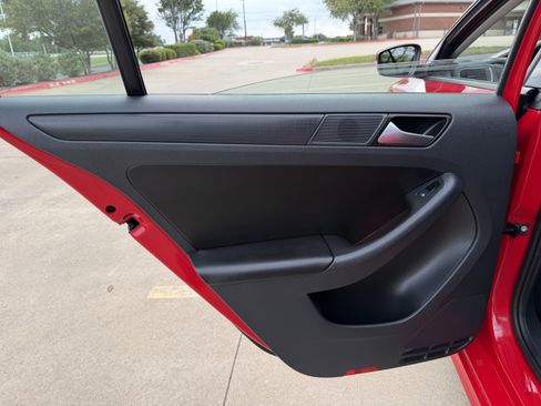 Used 2014 Volkswagen Jetta SE image 16