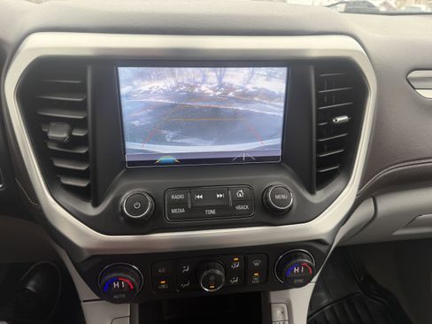 Used 2018 GMC Acadia SLT image 19