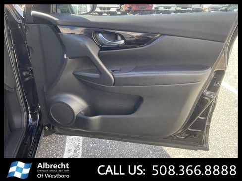 Used 2018 Nissan Rogue Sport SV w/ SV All-Weather Package image 21