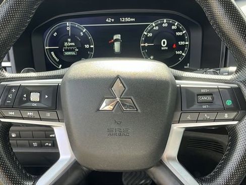 Used 2024 Mitsubishi Outlander Ralliart image 11