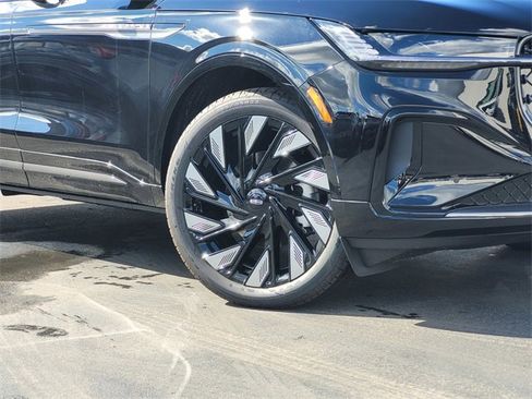 New 2026 Lincoln Nautilus Reserve image 2