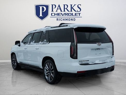 Used 2023 Cadillac Escalade ESV Sport w/ Touring Package image 5