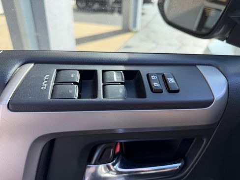 Used 2018 Toyota 4Runner Limited AWD/4WD image 19