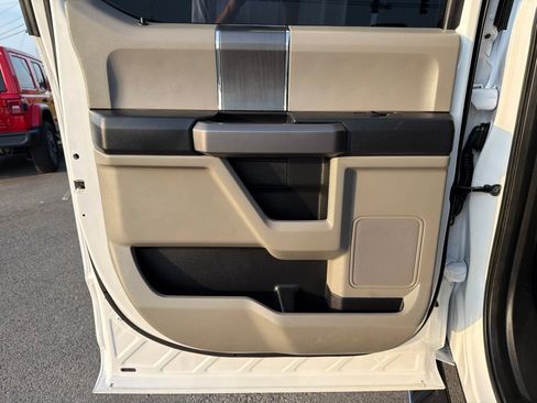 Used 2018 Ford F150 XLT w/ Equipment Group 302A Luxury AWD/4WD image 16