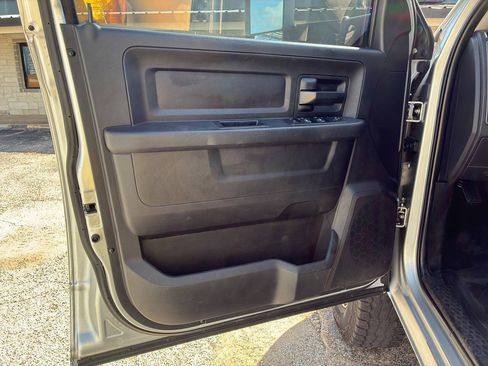 Used 2018 RAM 2500 Tradesman w/ Chrome Appearance Group AWD/4WD image 11