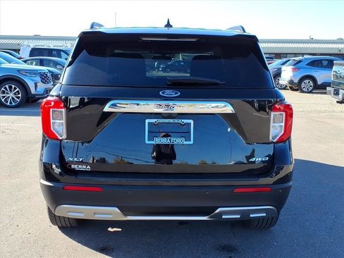 Used 2023 Ford Explorer XLT w/ Equipment Group 202A image 4