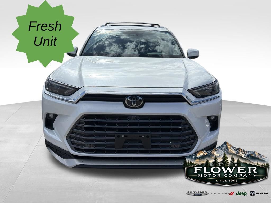 Used 2024 Toyota Grand Highlander AWD Hybrid image 2