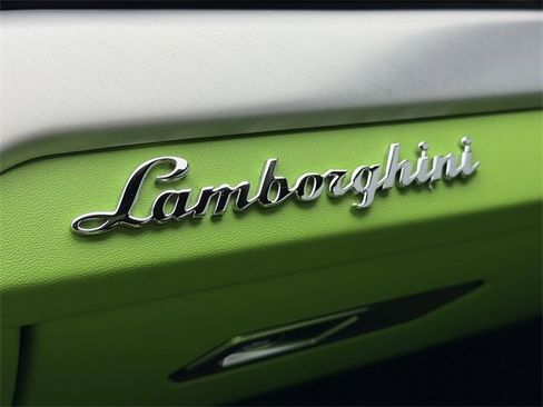 Used 2022 Lamborghini Urus image 20