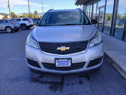 Used 2017 Chevrolet Traverse LS image 3
