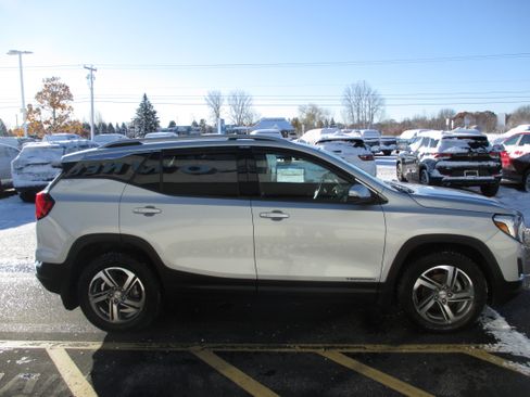 Used 2021 GMC Terrain SLT w/ Infotainment Package II image 6