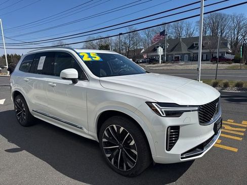 Certified 2025 Volvo XC90 B5 Plus image 6