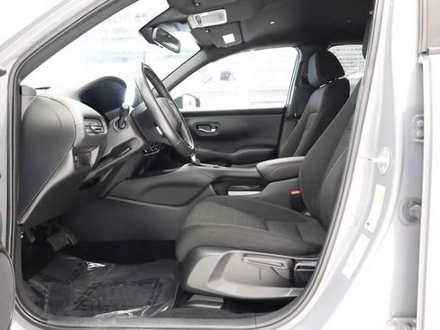 Used 2025 Honda HR-V Sport image 10