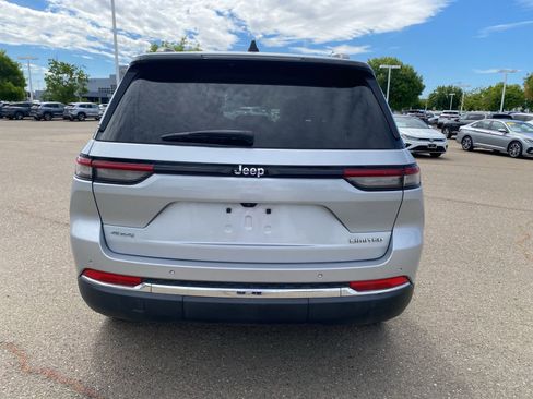 Used 2024 Jeep Grand Cherokee Limited image 5